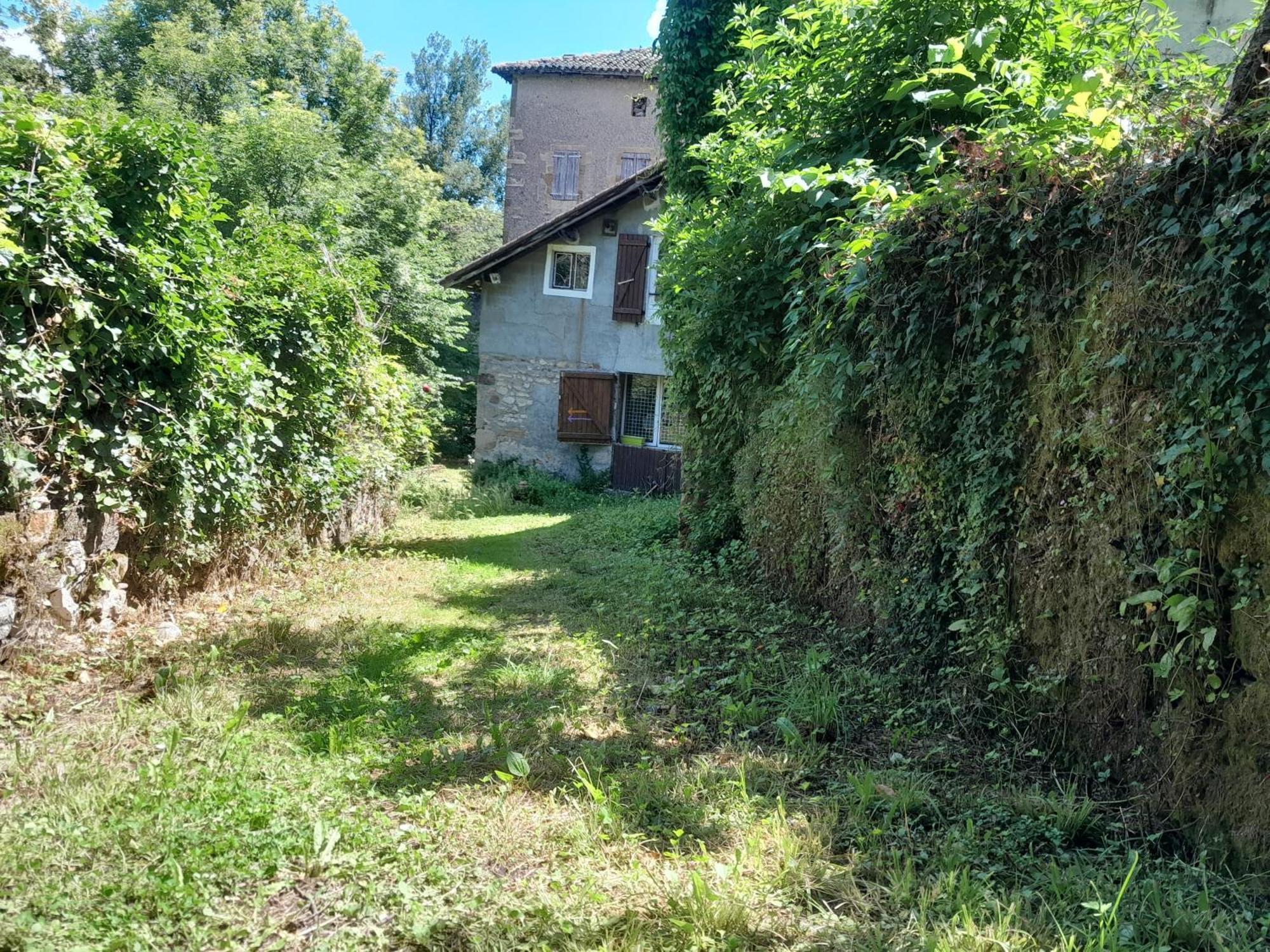 Privatif Equipe En Bord De Riviere